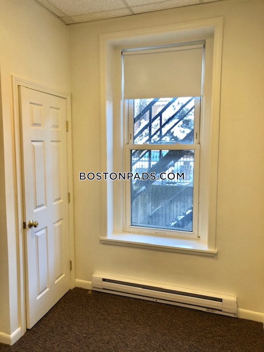 Brookline - $2,695 /month