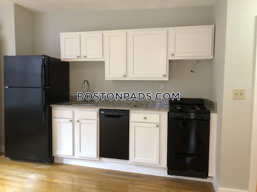 Boston - $3,270 /month