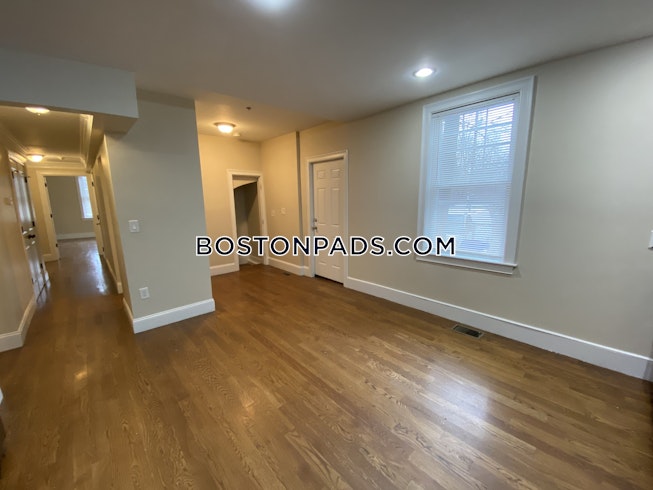 Boston - $4,400 /mo