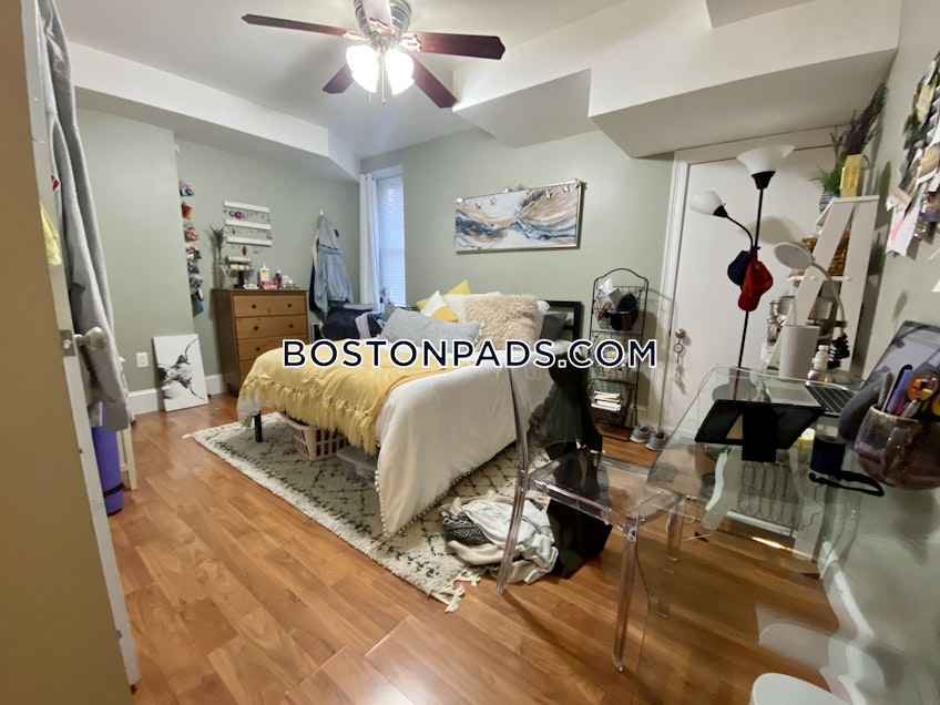 Boston - $6,600 /month