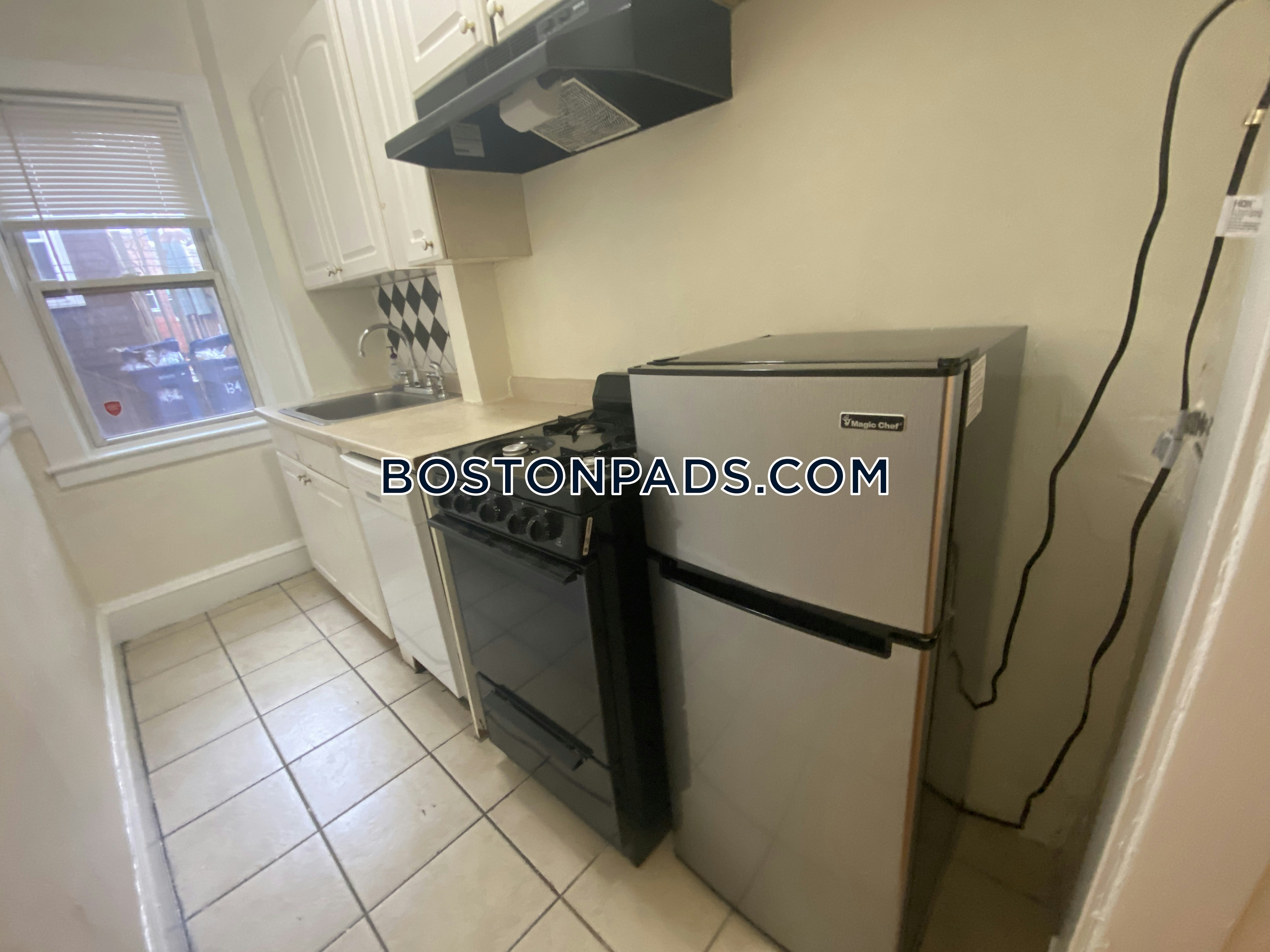 Cambridge - $2,800