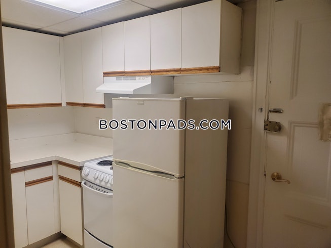 Boston - $2,450 /mo