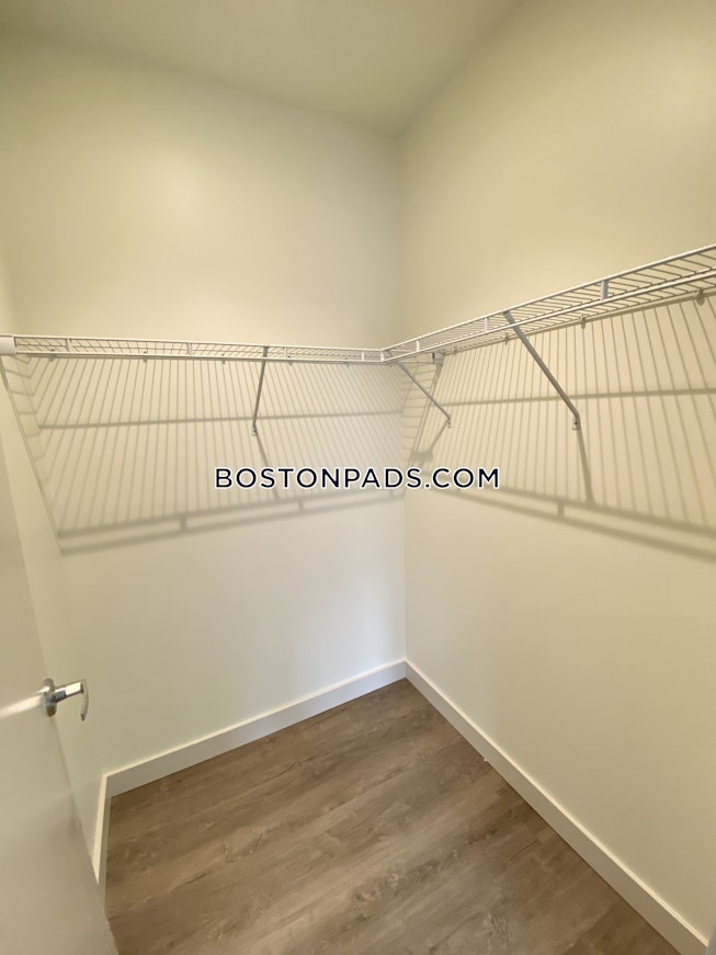 Boston - $5,898 /mo
