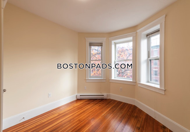 Boston - $5,495 /mo