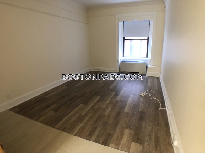 Boston - $2,500 /mo