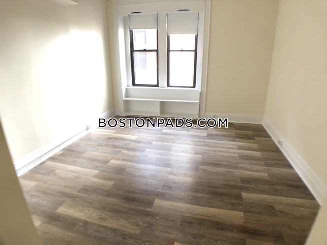 Boston - $3,000 /mo