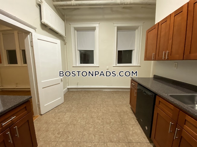 Boston - $1,695 /mo