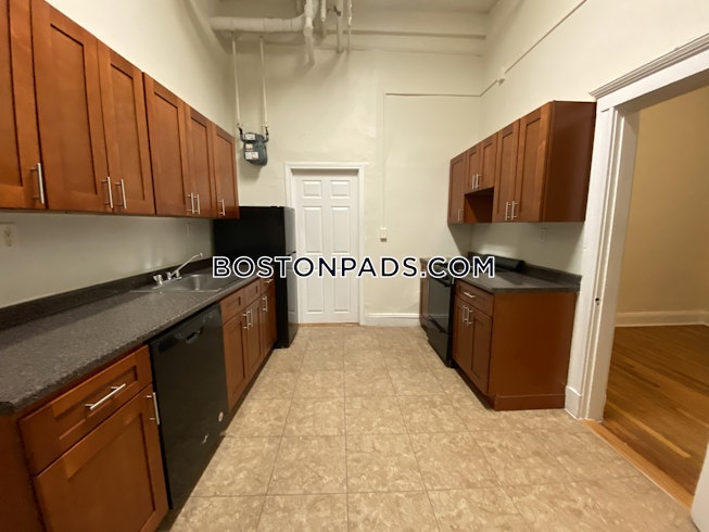 Boston - $1,695 /mo