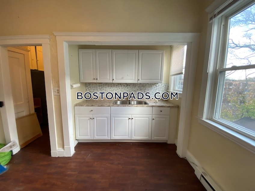 Boston - $2,350 /month