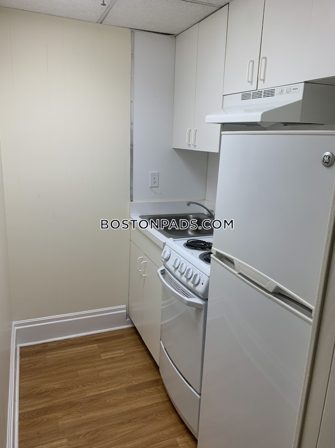 Boston - $2,450 /mo