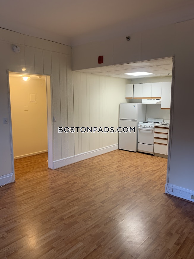 Boston - $2,450 /mo