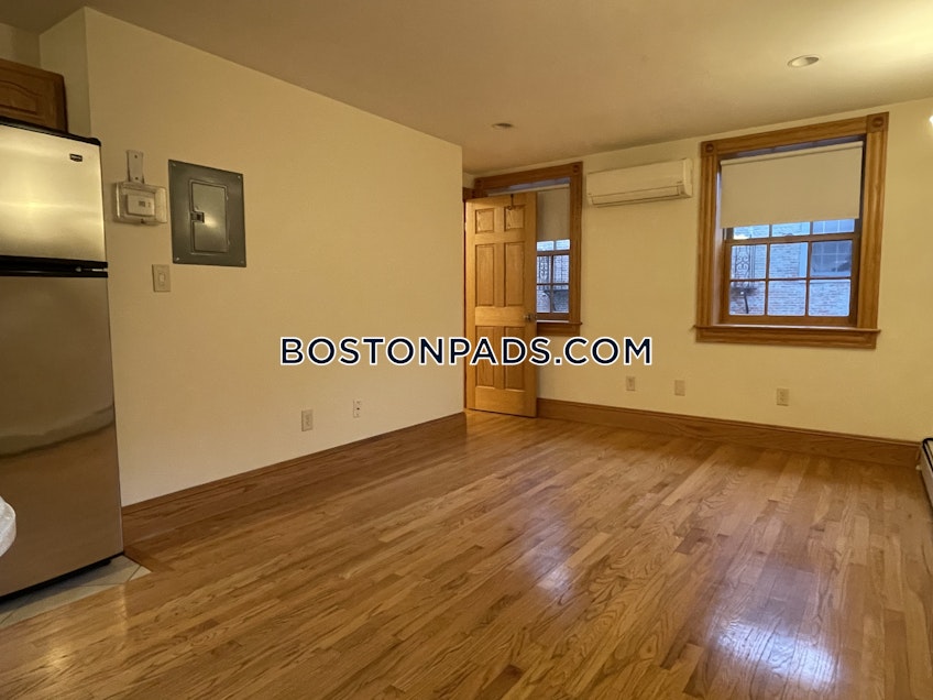 Boston - $3,250 /month