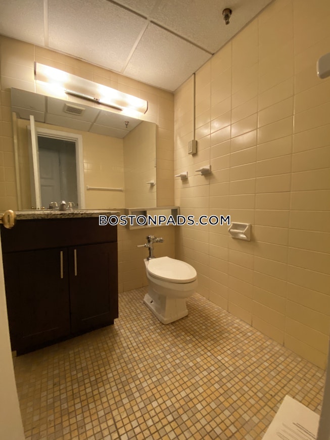 Boston - $2,425 /mo