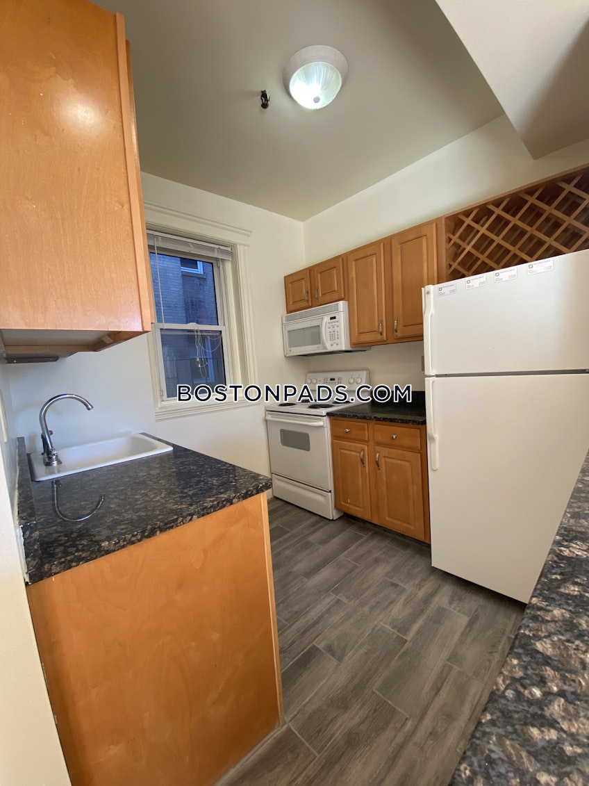 Boston - $2,300 /month