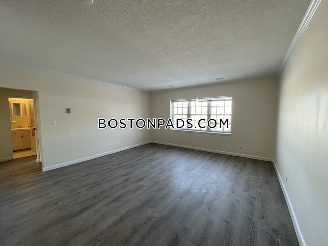 Boston - $2,350 /mo