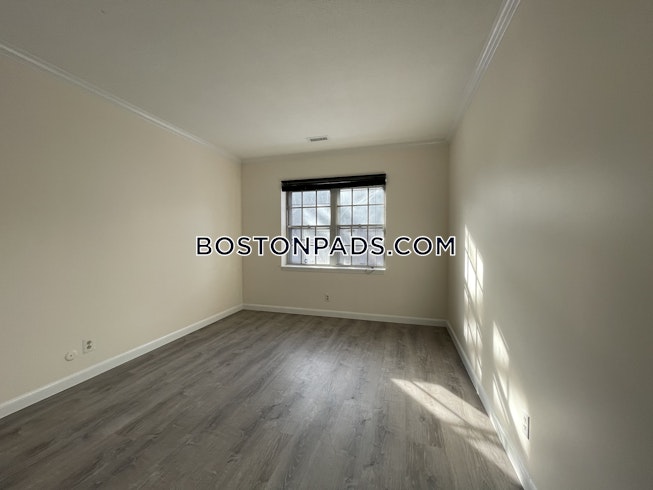 Boston - $2,350 /mo