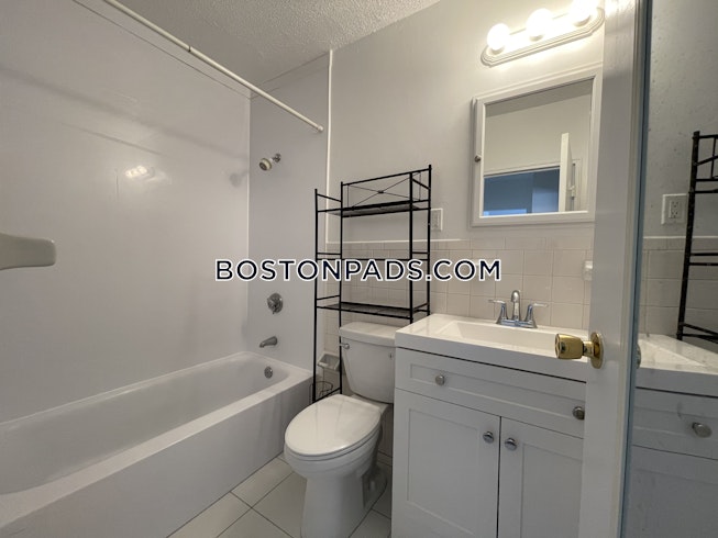 Boston - $2,350 /mo