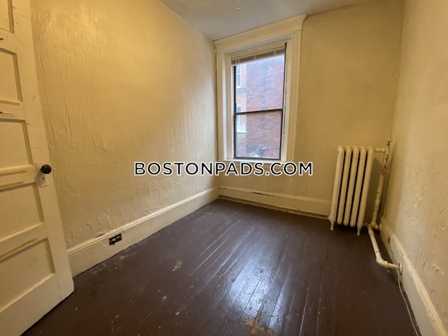 Boston - $2,500 /mo