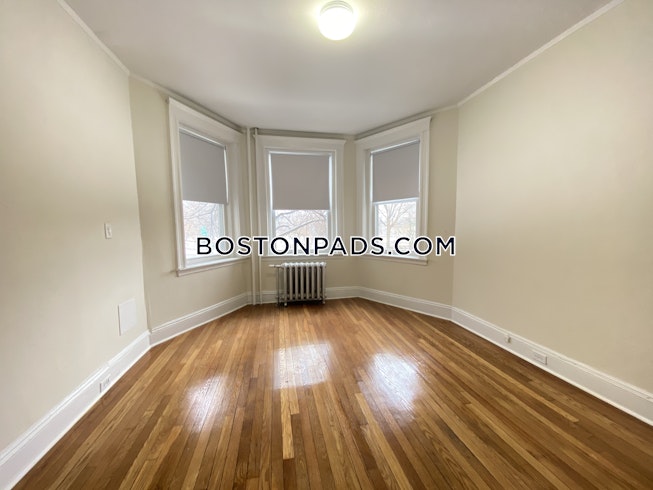 Boston - $2,180 /mo