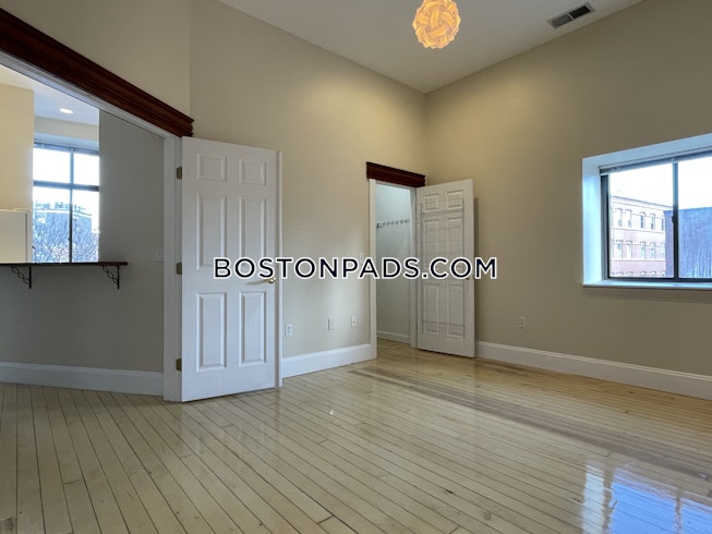 Boston - $3,500 /mo