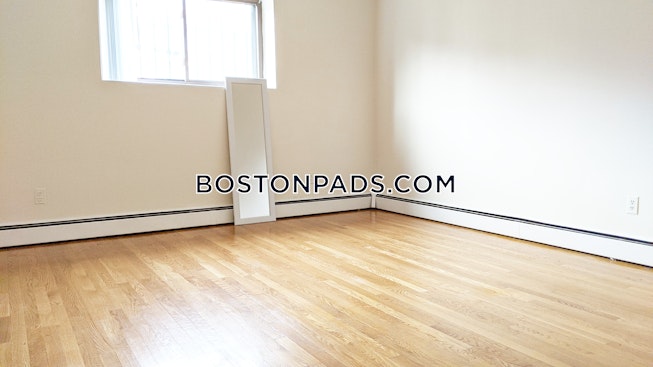 Boston - $1,600 /mo