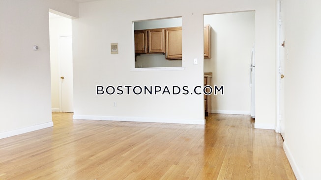 Boston - $1,600 /mo