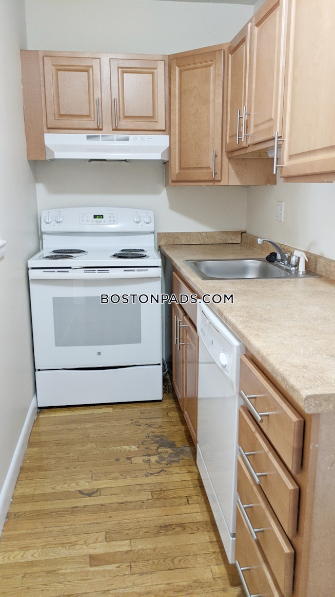 Boston - $1,600 /mo