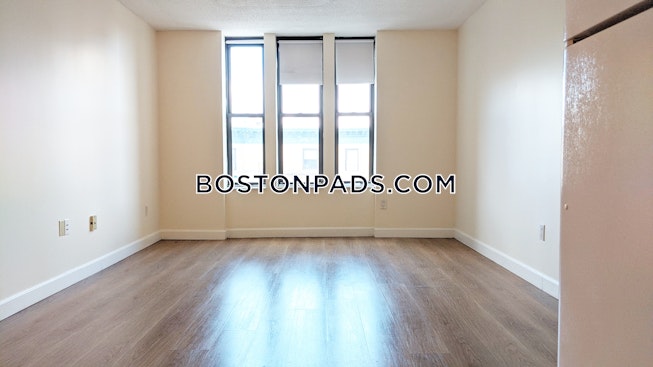 Boston - $3,100 /mo