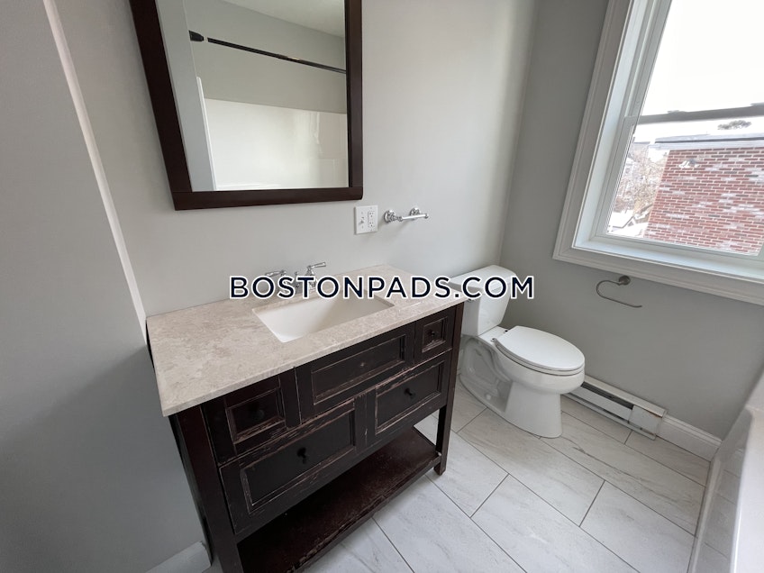 Waltham - $1,700 /month