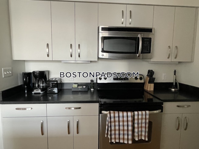 Boston - $2,800 /mo