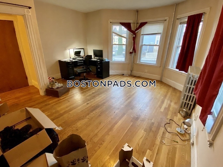 Boston - $3,900 /month