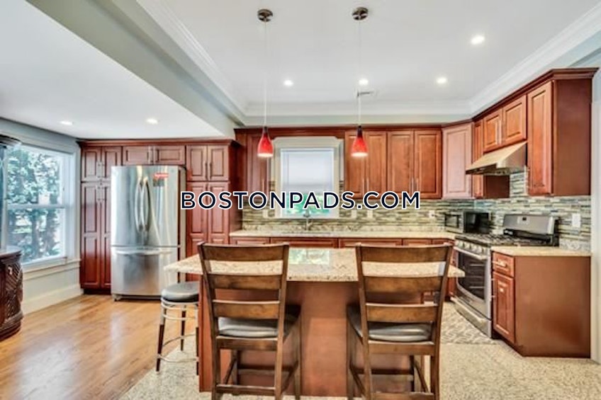 Boston - $6,600 /month