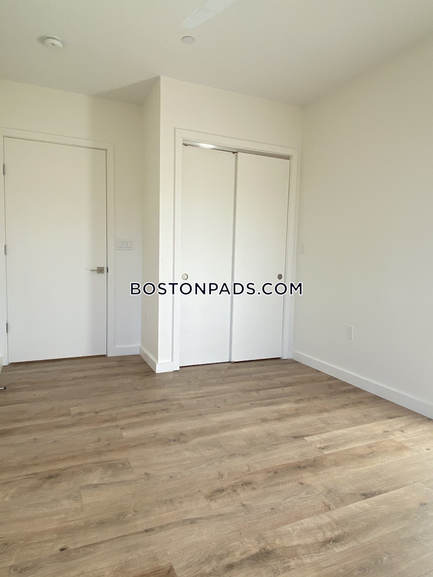 Boston - $3,292 /month