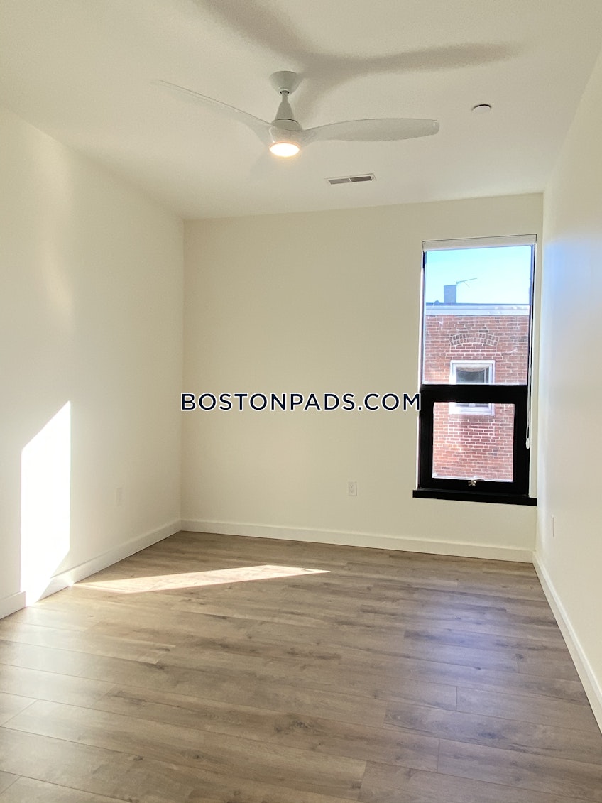 Boston - $3,292 /month