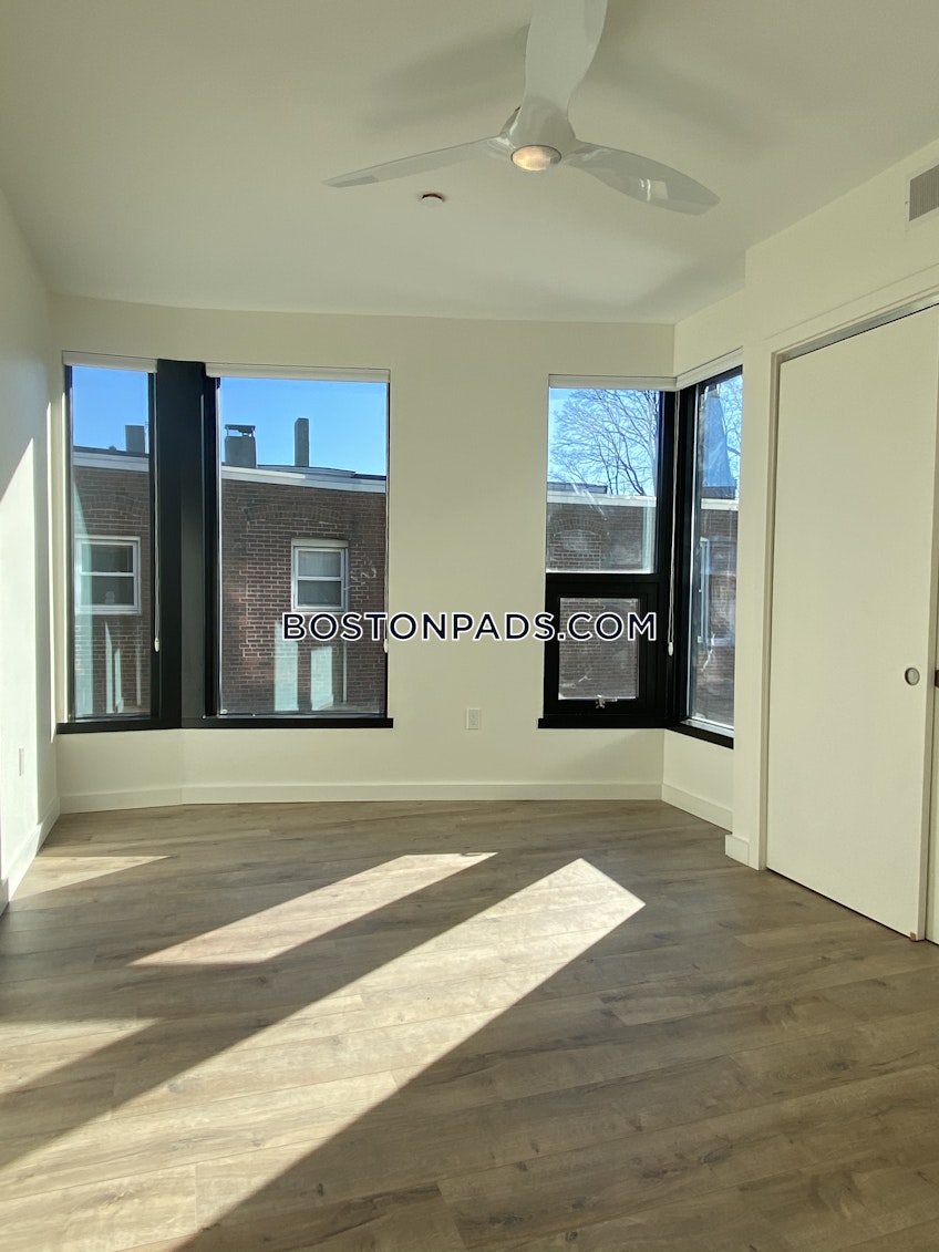 Boston - $3,292 /month