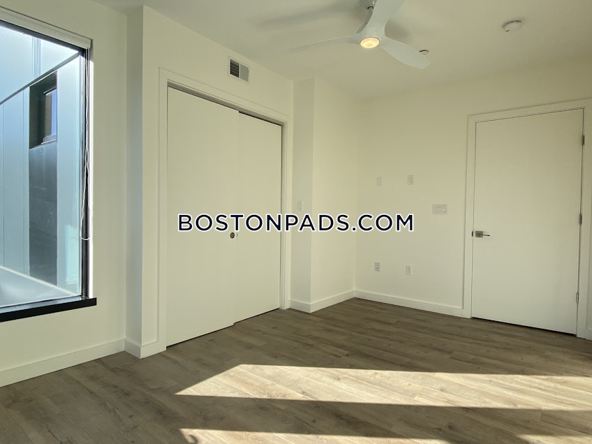 Boston - $3,292 /month