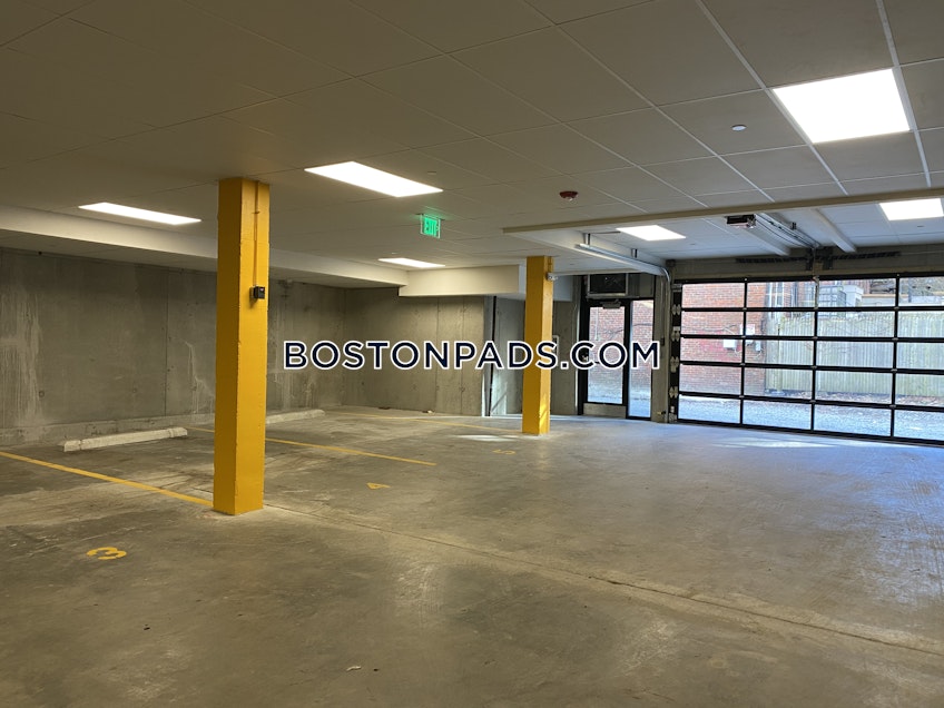 Boston - $2,563 /month