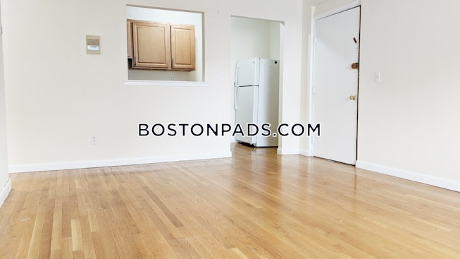 Boston - $1,600 /mo