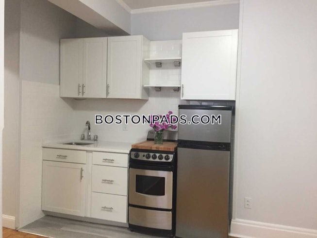 Boston - $2,400 /mo