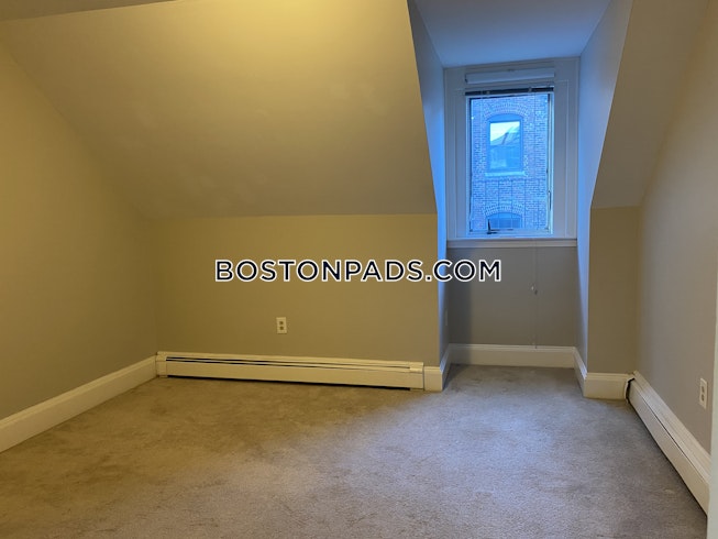 Brookline - $3,000 /mo