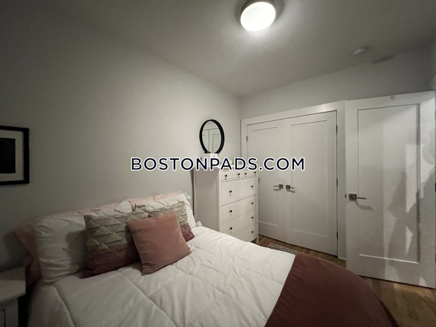 Boston - $2,988 /month