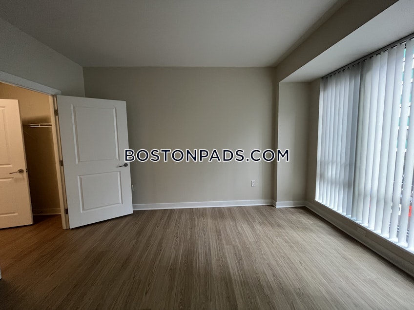 Boston - $4,470 /month