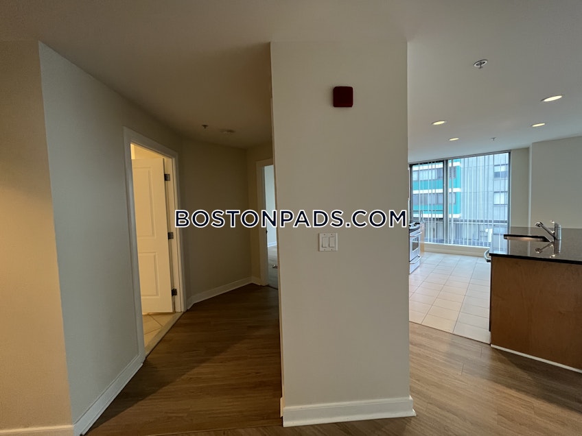 Boston - $4,385 /month