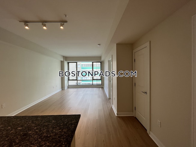 Boston - $3,550 /mo