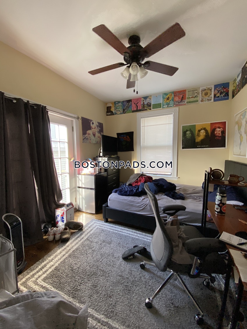 Boston - $9,900 /month