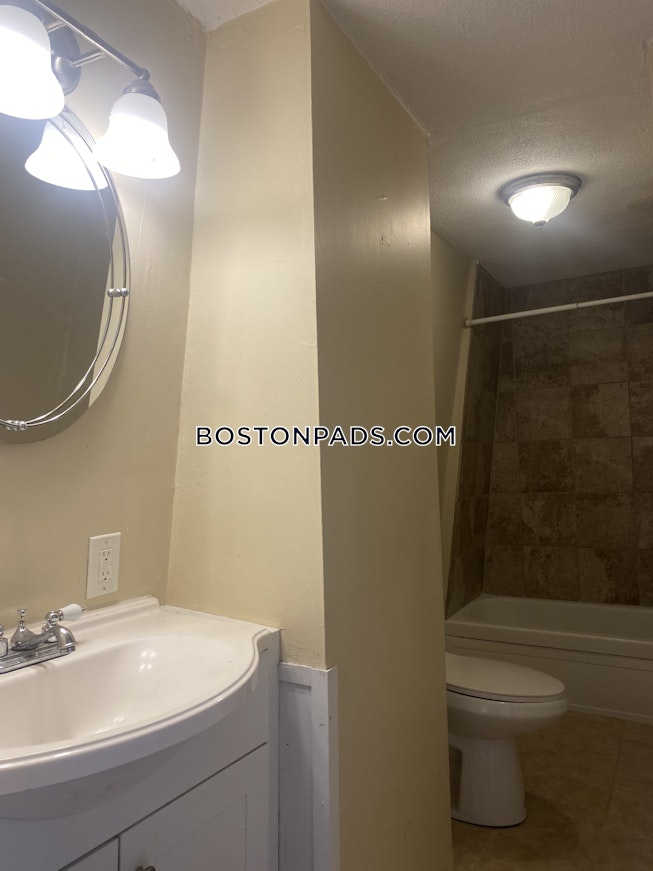 Boston - $3,200 /mo