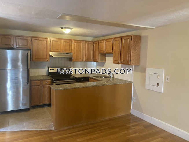 Boston - $3,200 /mo