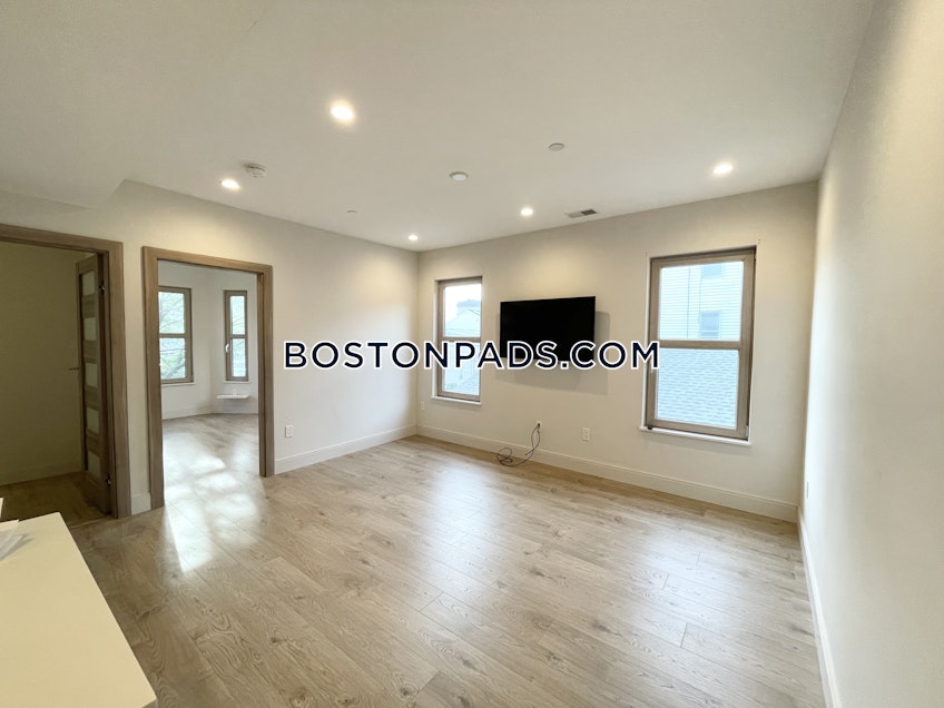 Boston - $4,600 /month