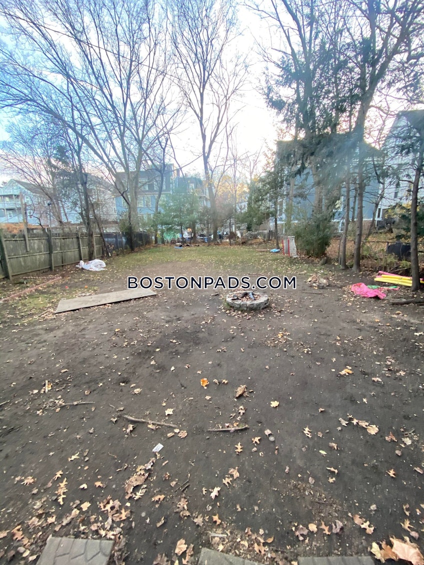 Boston - $10,800 /month