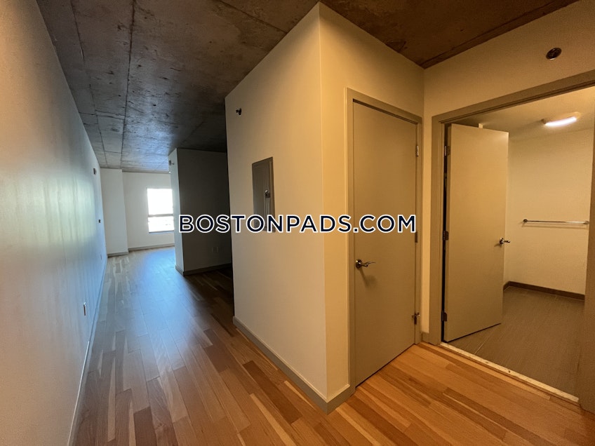 Boston - $3,435 /month